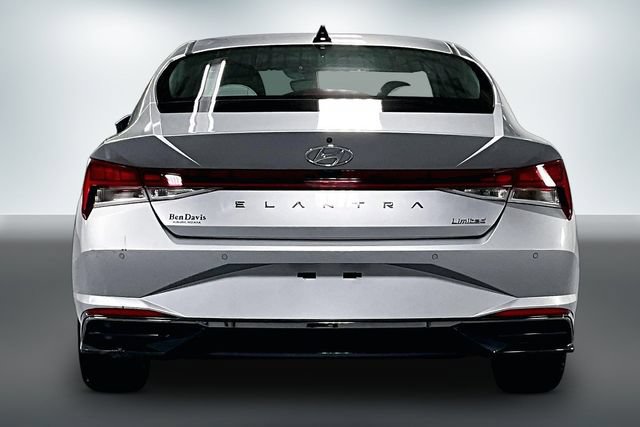 Used 2023 Hyundai Elantra Limited FWD image 7