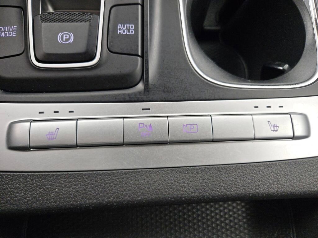 Used 2024 Kia Carnival LX image 33