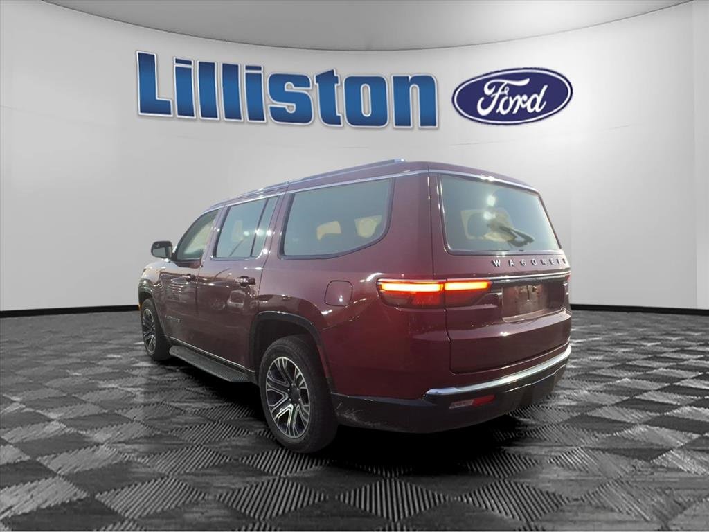Used 2024 Jeep Wagoneer Series II w/ Flexible Seating Group image 5