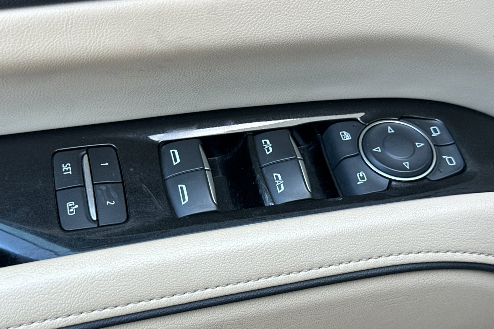 Certified 2023 Cadillac Escalade Premium Luxury w/ Performance Package image 12