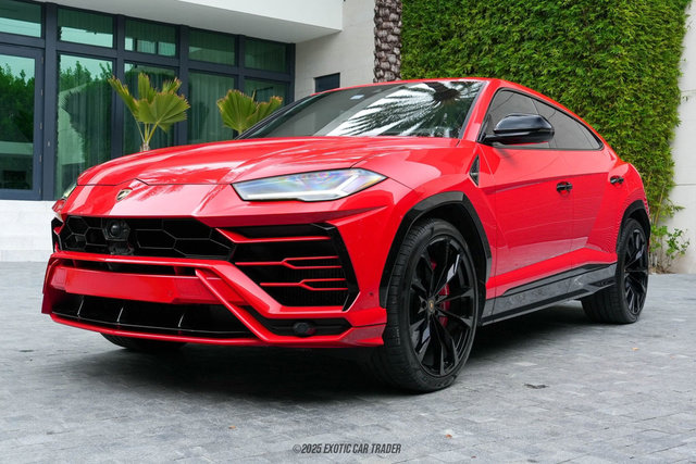 Used 2019 Lamborghini Urus AWD/4WD image 14