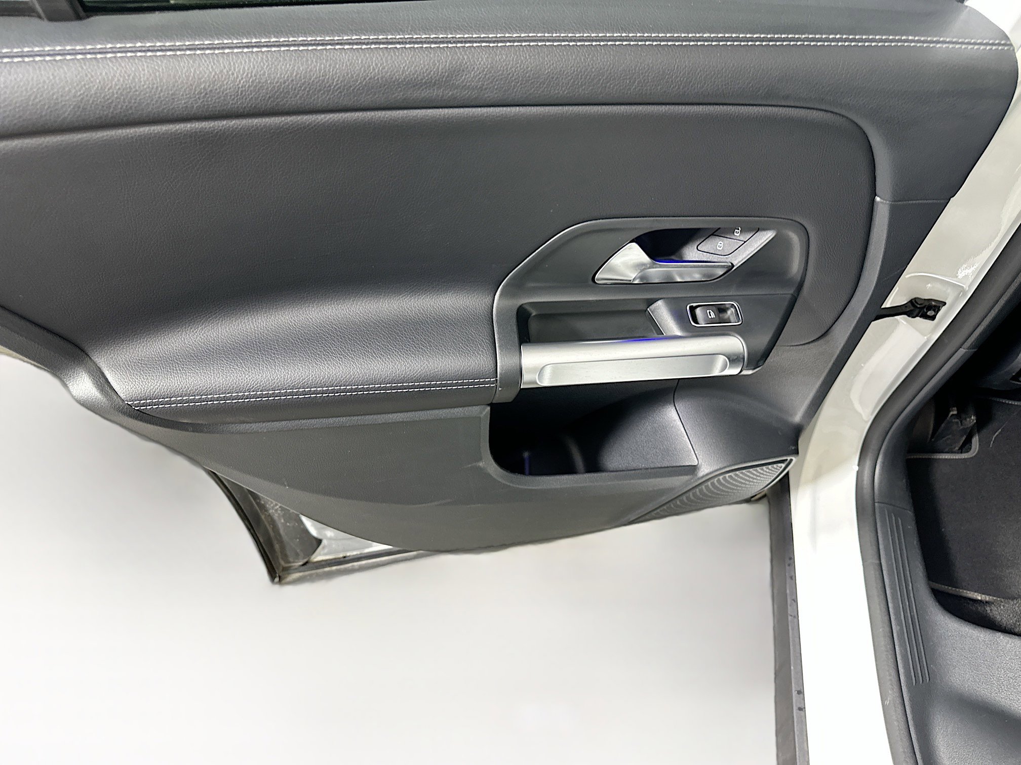 Used 2025 Mercedes-Benz GLB 250 4MATIC image 25