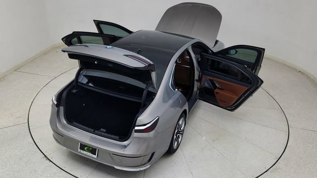 Used 2023 BMW i7 xDrive60 image 87