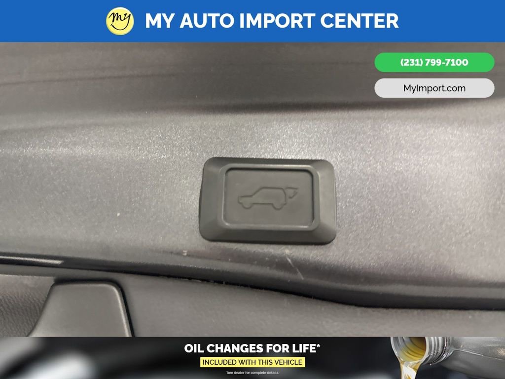 Used 2022 Toyota RAV4 XLE w/ Convenience Package image 29