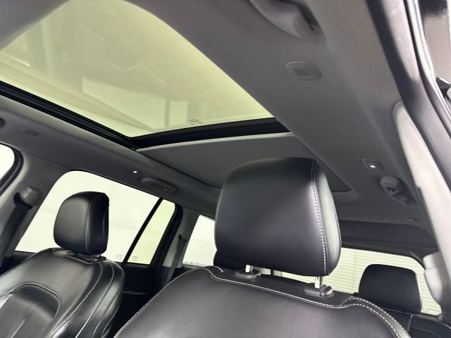 Used 2023 Jeep Grand Cherokee 4WD 4xe image 12