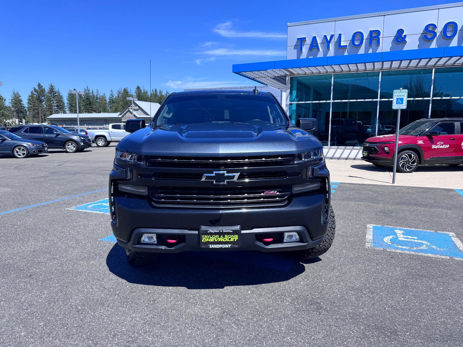 Used 2020 Chevrolet Silverado 1500 LT Trail Boss AWD/4WD image 2
