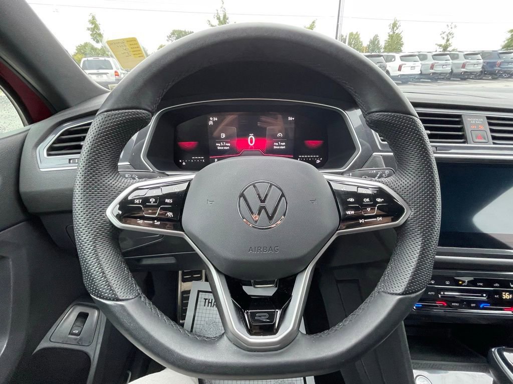 Used 2024 Volkswagen Tiguan SE R-Line image 11