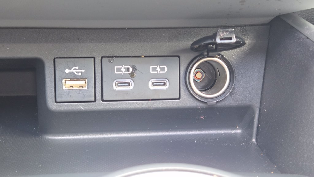 Used 2023 Toyota Highlander XLE FWD image 33