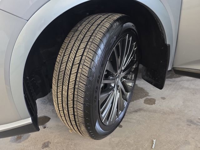 Used 2025 Lexus RX 350 w/ Convenience Package image 32