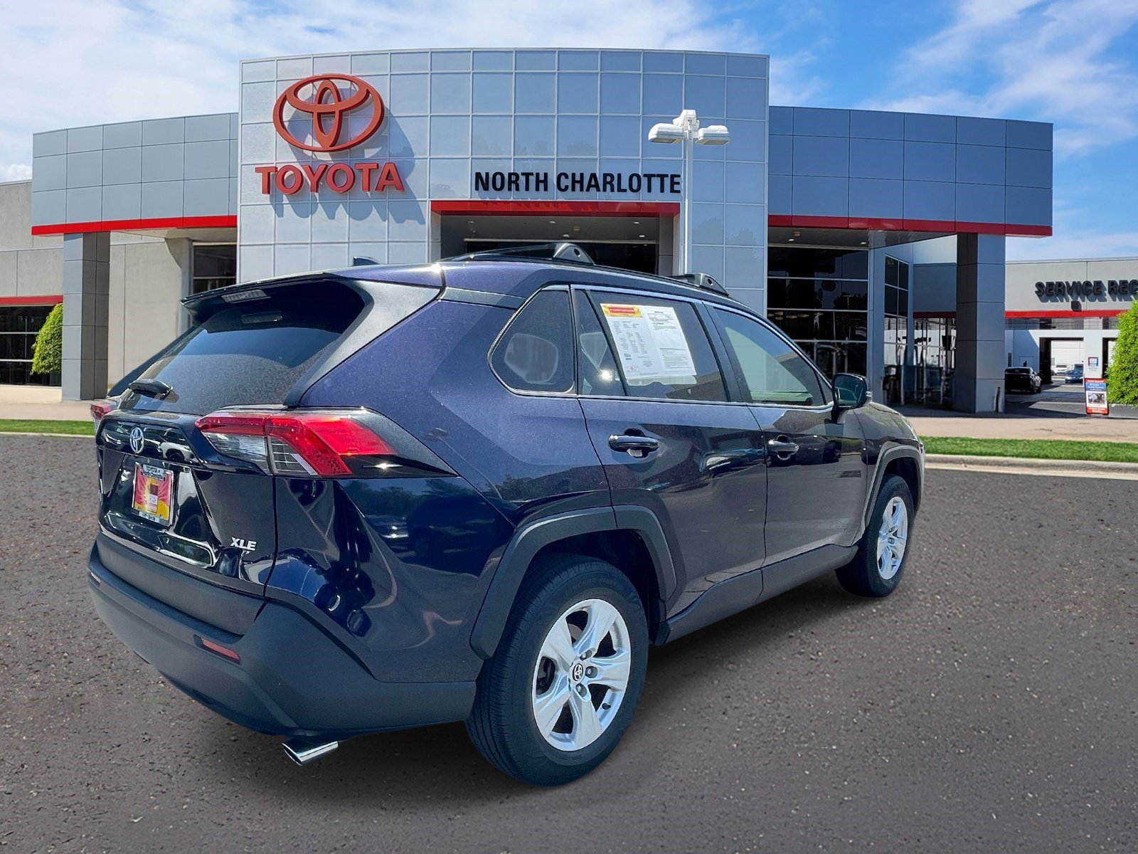 Used 2019 Toyota RAV4 XLE w/ Convenience Package FWD image 6