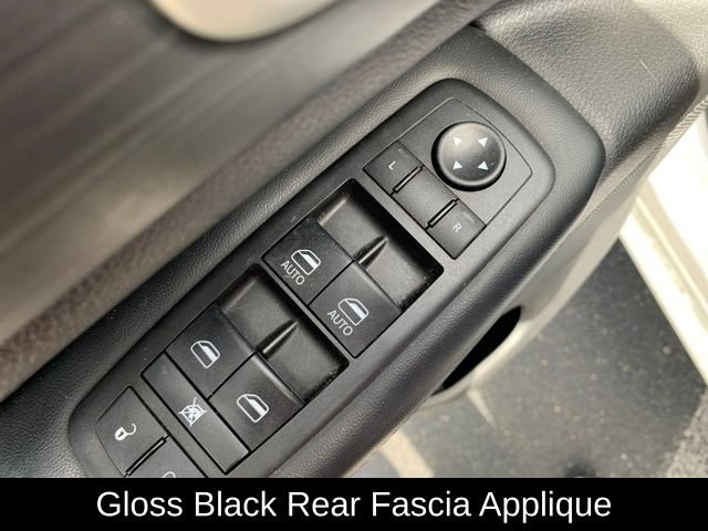 Used 2021 Jeep Grand Cherokee Laredo X image 13