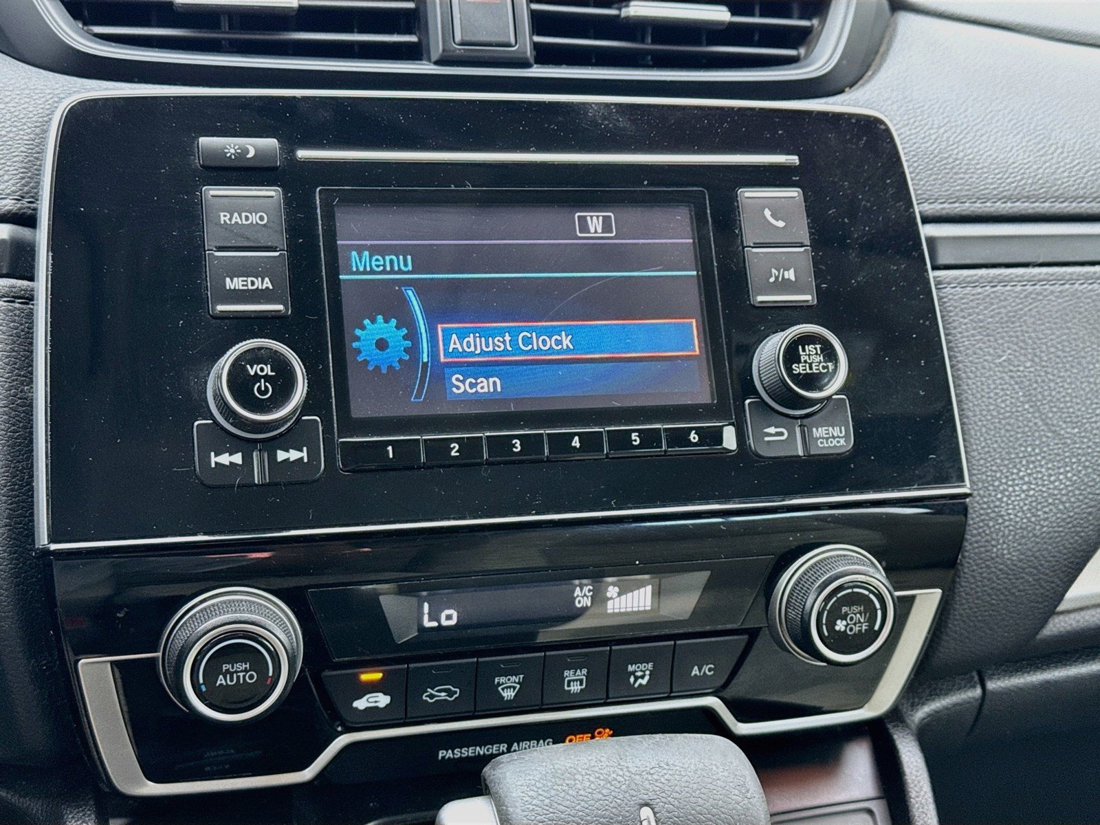 Used 2019 Honda CR-V LX image 9