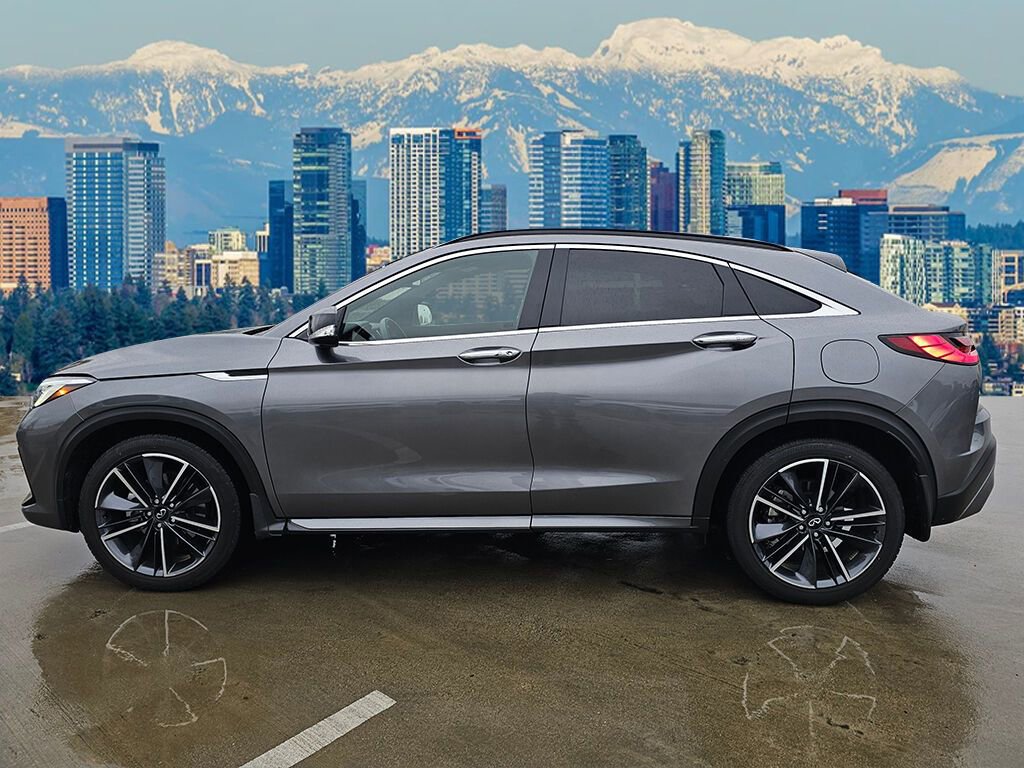 Certified 2023 INFINITI QX55 Essential image 4