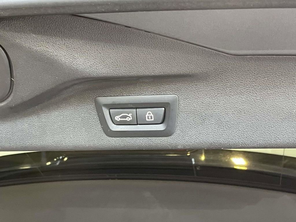 Used 2023 BMW X7 xDrive40i w/ M Sport Package image 14