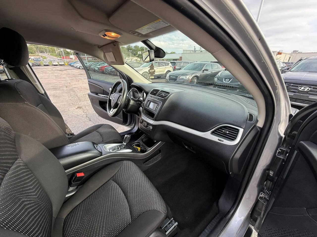 Used 2020 Dodge Journey SE w/ SE Popular Equipment Group FWD image 18