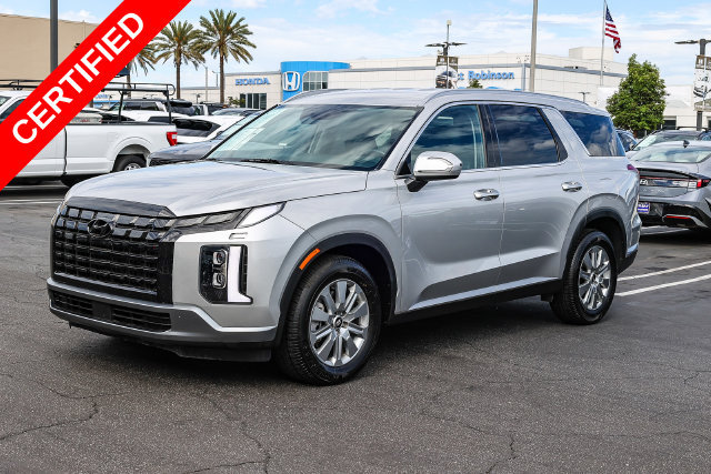 Certified 2025 Hyundai Palisade SEL FWD image 3
