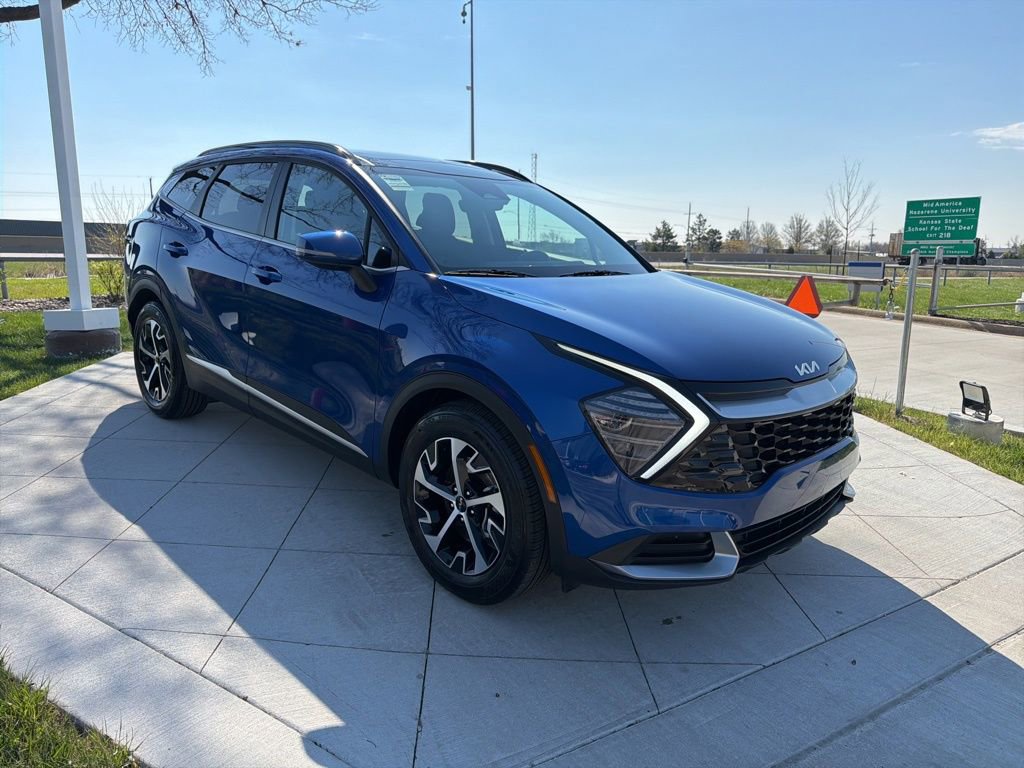 Used 2025 Kia Sportage EX w/ Premium Package FWD image 2