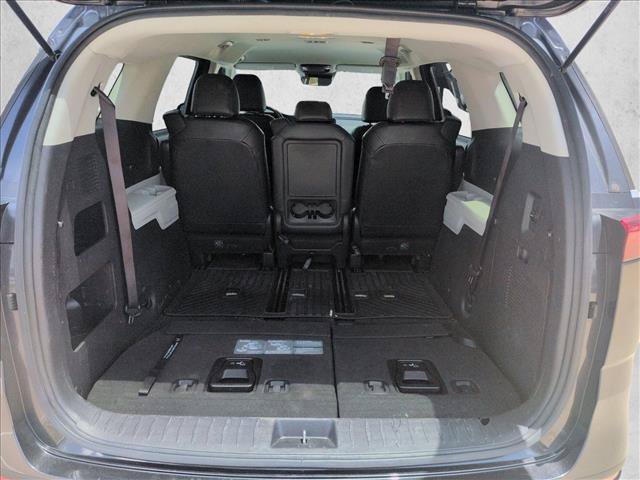 Used 2023 Kia Carnival LX FWD image 6