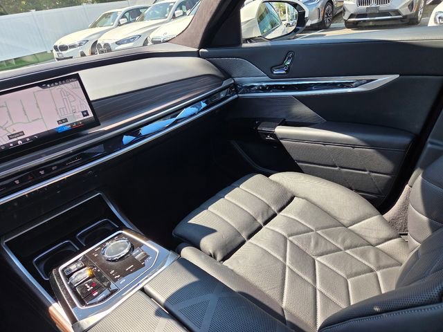 Used 2023 BMW 760i xDrive w/ Executive Package AWD/4WD image 16
