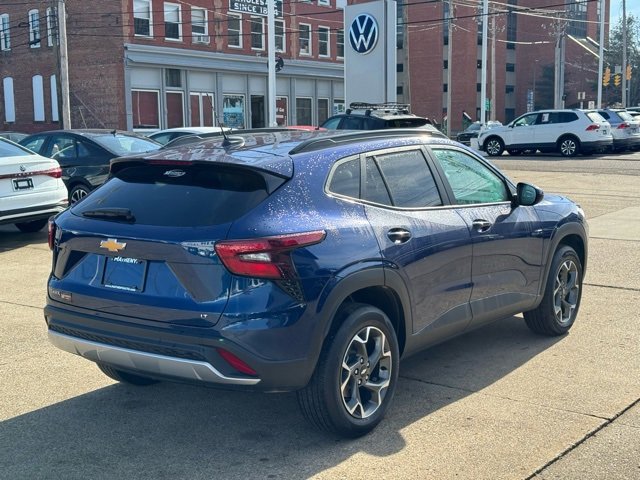 Used 2024 Chevrolet Trax LT w/ Driver Confidence Package image 6