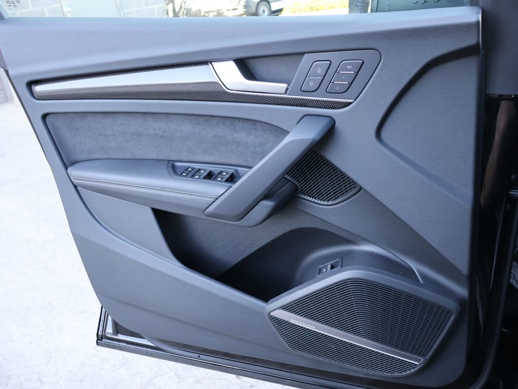 Used 2022 Audi SQ5 Prestige image 38