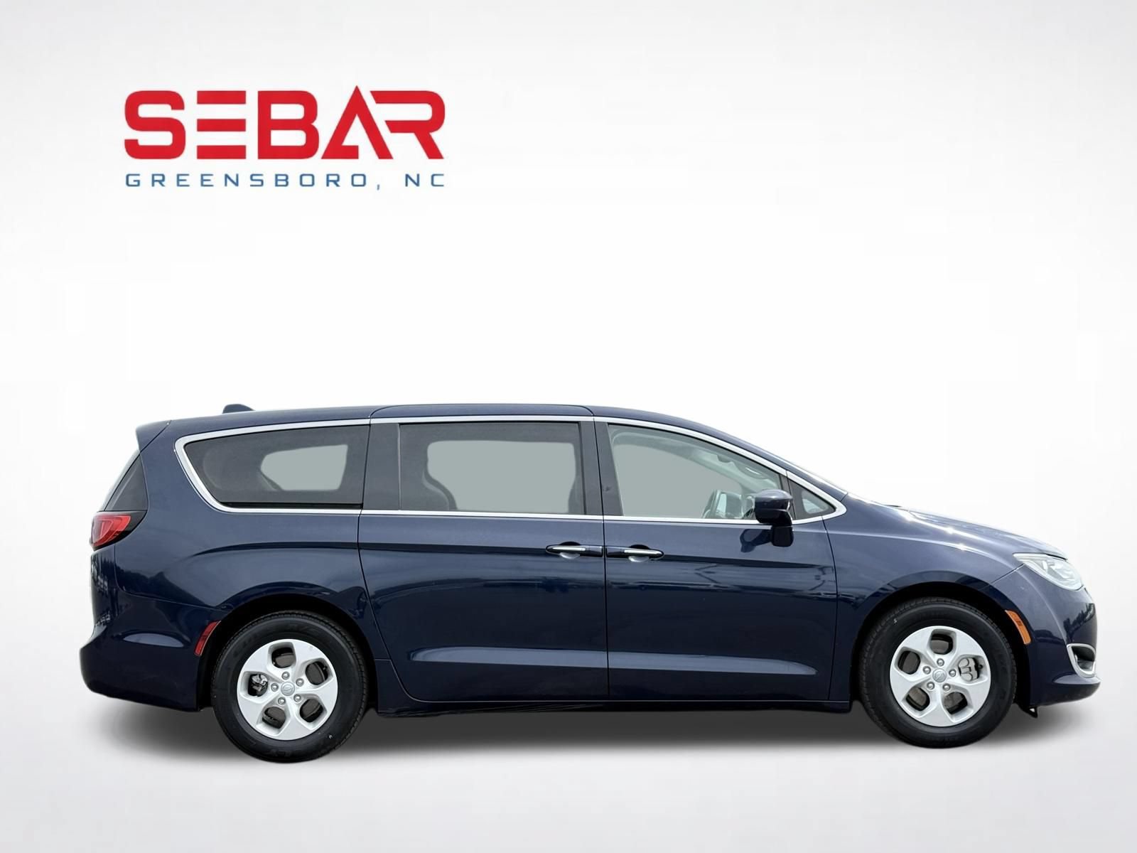 Used 2018 Chrysler Pacifica Touring Plus FWD image 9