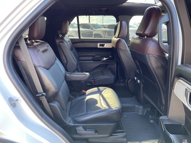 Used 2022 Ford Explorer Platinum w/ Equipment Group 601A image 27