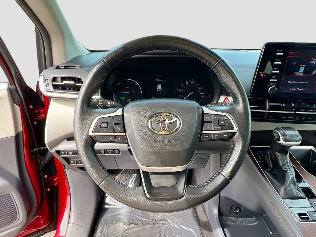 Used 2023 Toyota Sienna XLE image 10