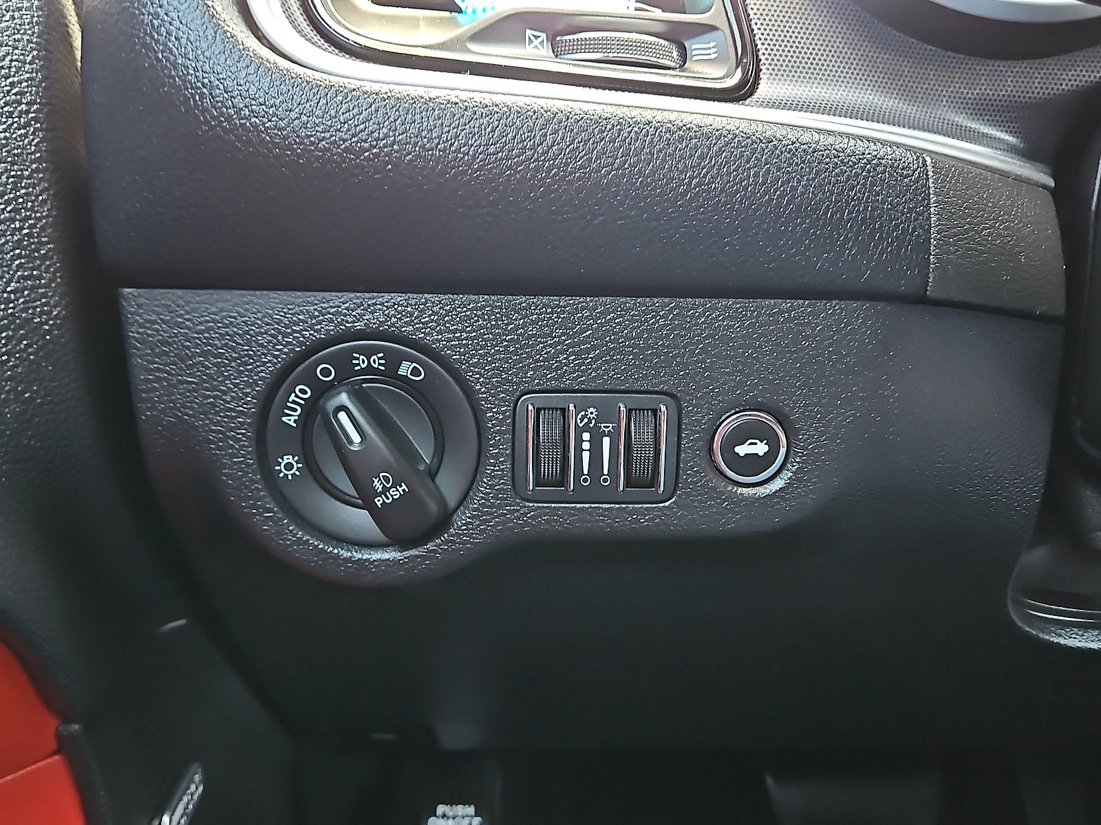 Used 2015 Dodge Challenger SXT Plus RWD image 20