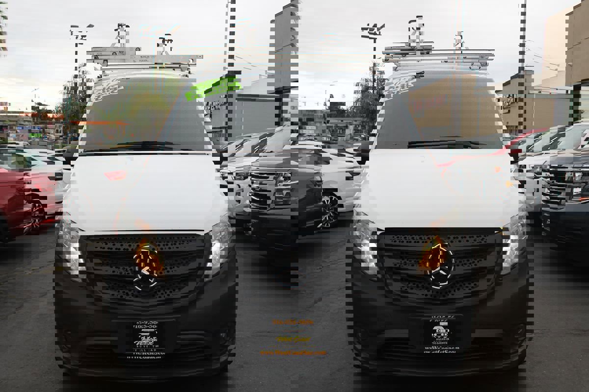 Used 2016 Mercedes-Benz Metris image 3