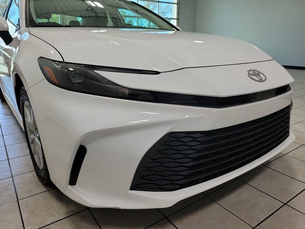 Used 2025 Toyota Camry LE FWD image 25
