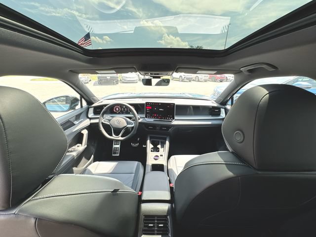 New 2026 Volkswagen Tiguan SE R-Line FWD image 20