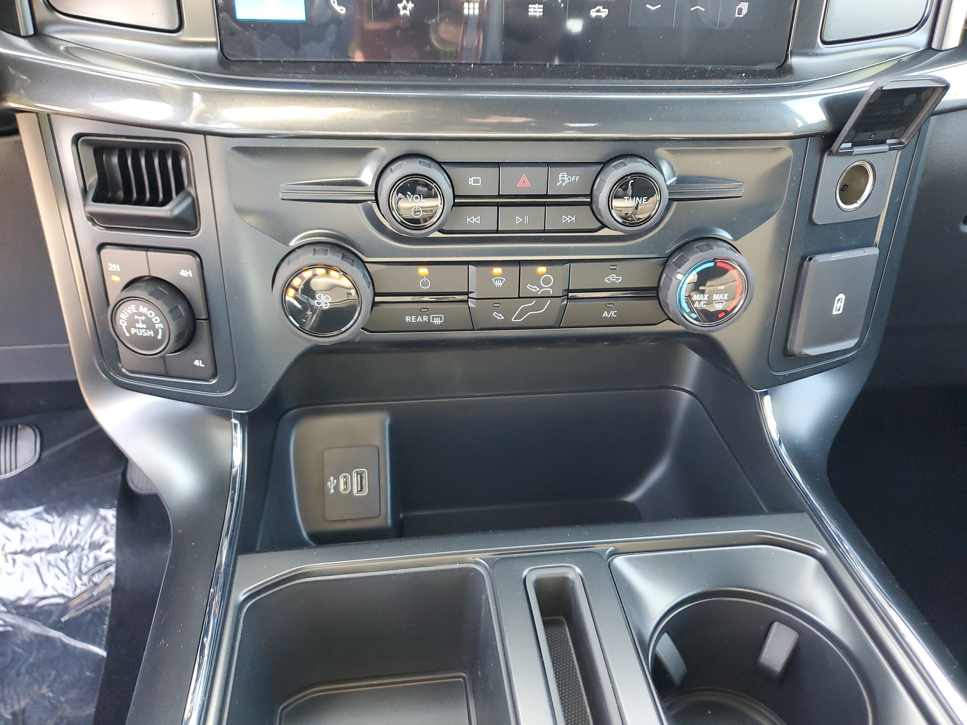 New 2026 Ford F150 STX w/ Equipment Group 200A AWD/4WD image 18