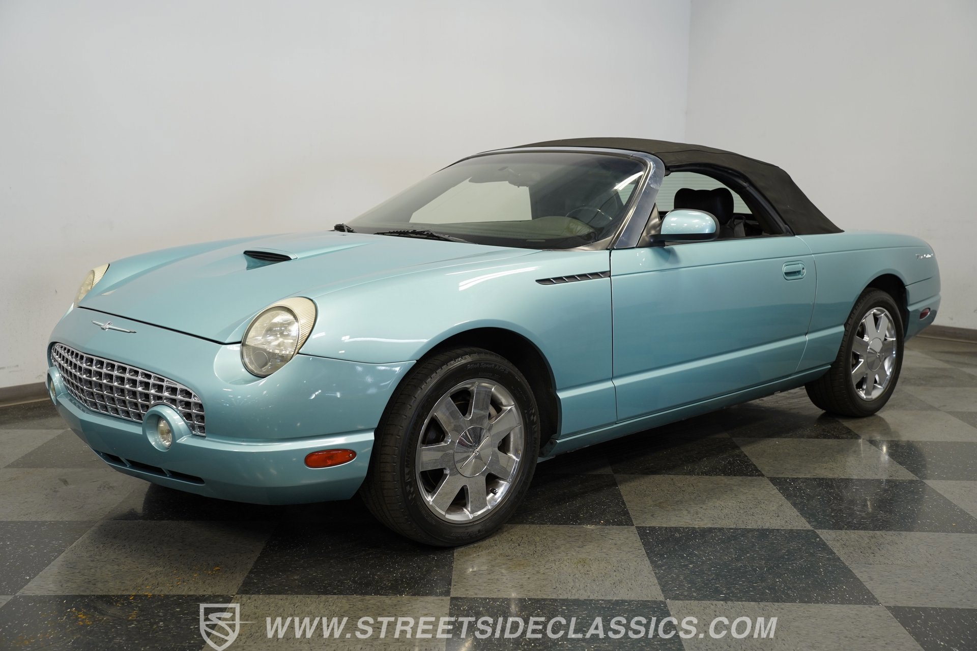 Used 2002 Ford Thunderbird RWD image 28