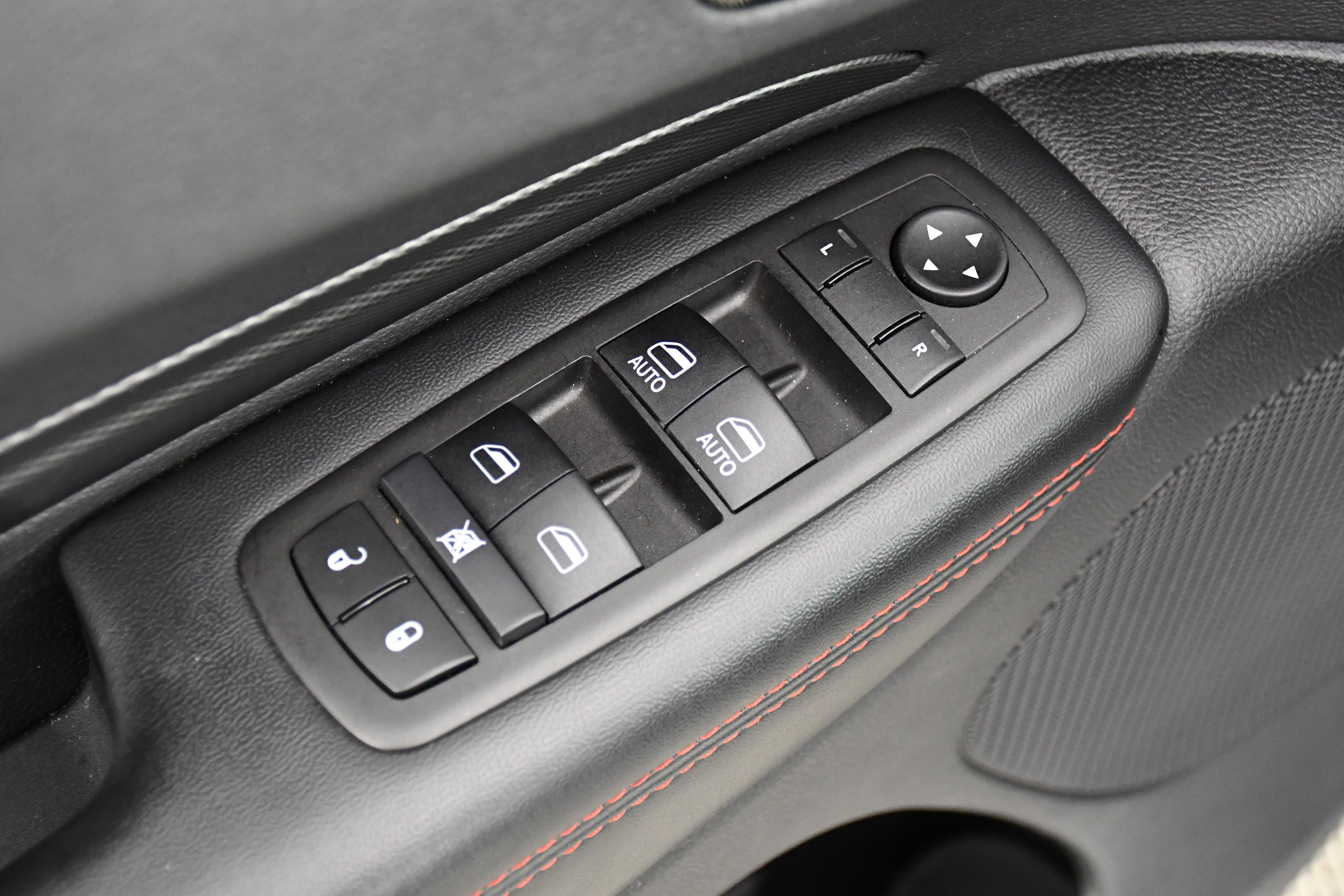 Used 2025 Dodge Durango GT image 24