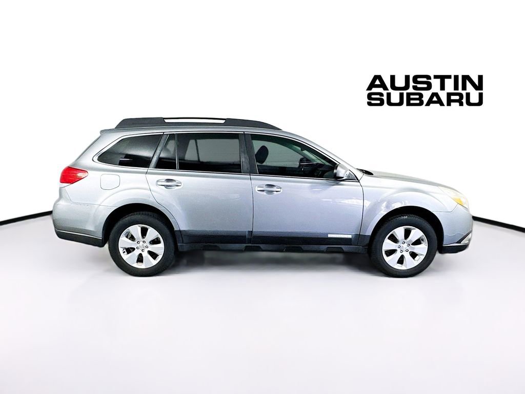 Used 2011 Subaru Outback 2.5i Limited image 8