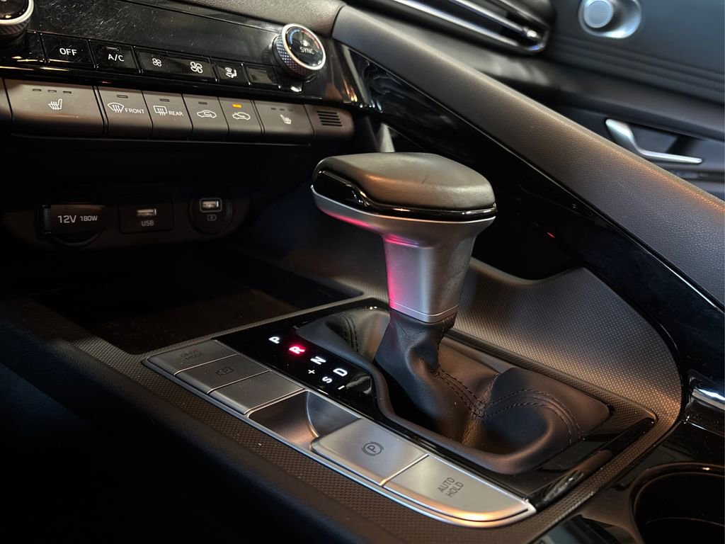 Used 2021 Hyundai Elantra Limited image 27