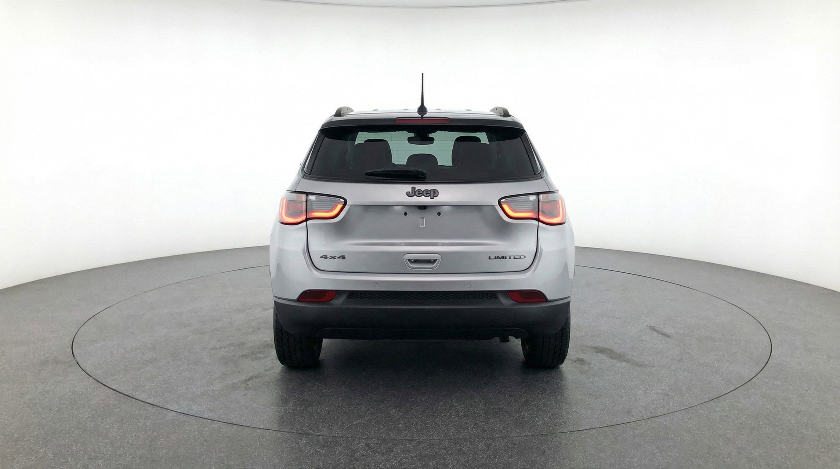 Used 2025 Jeep Compass Trailhawk AWD/4WD image 7
