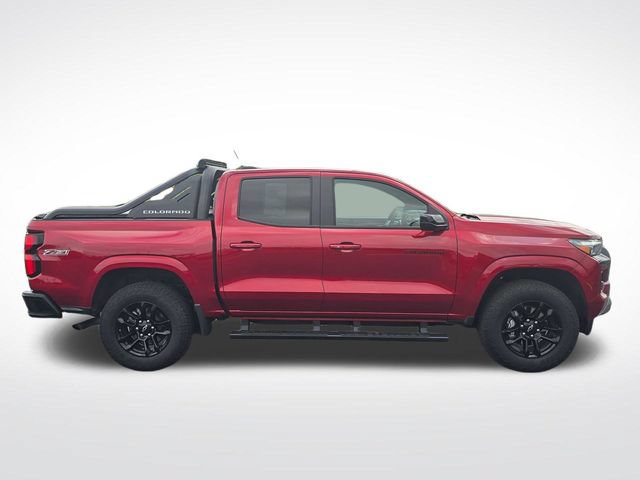 Used 2025 Chevrolet Colorado Z71 w/ Midnight Edition AWD/4WD image 4