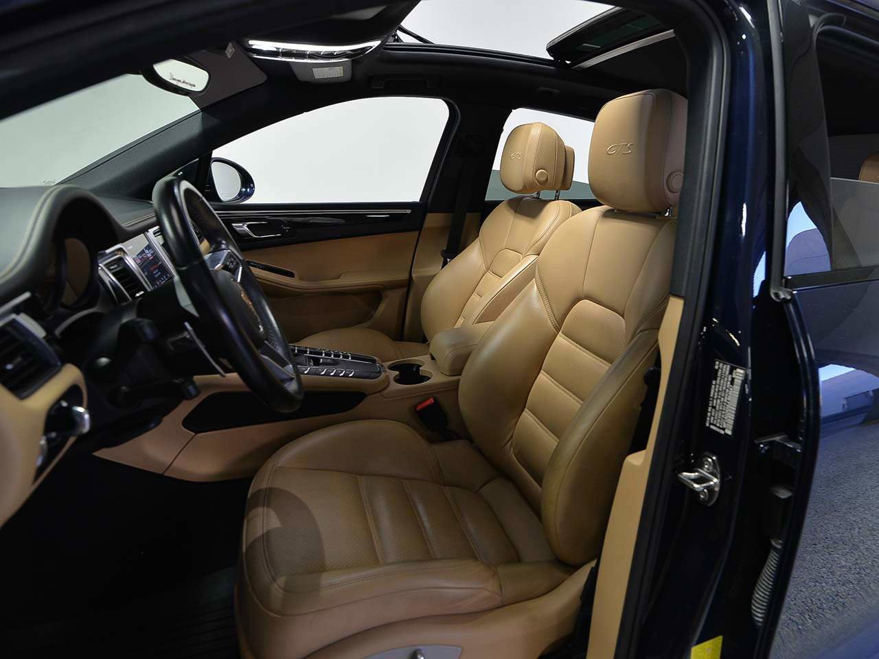 Used 2018 Porsche Macan GTS AWD/4WD image 8