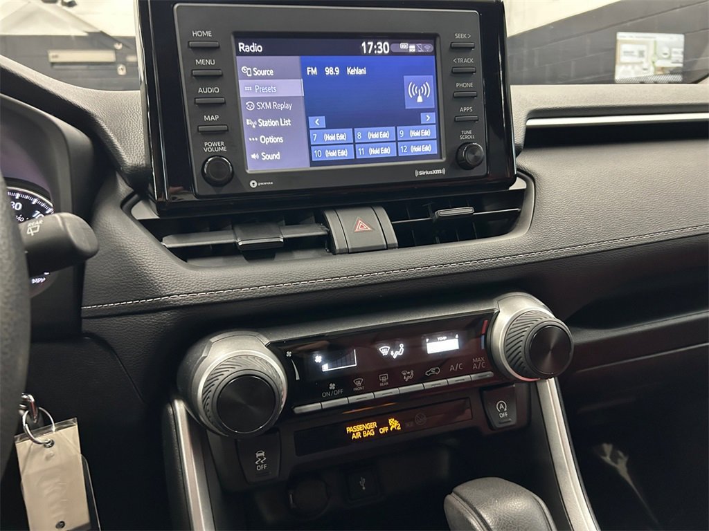 Used 2021 Toyota RAV4 LE image 29