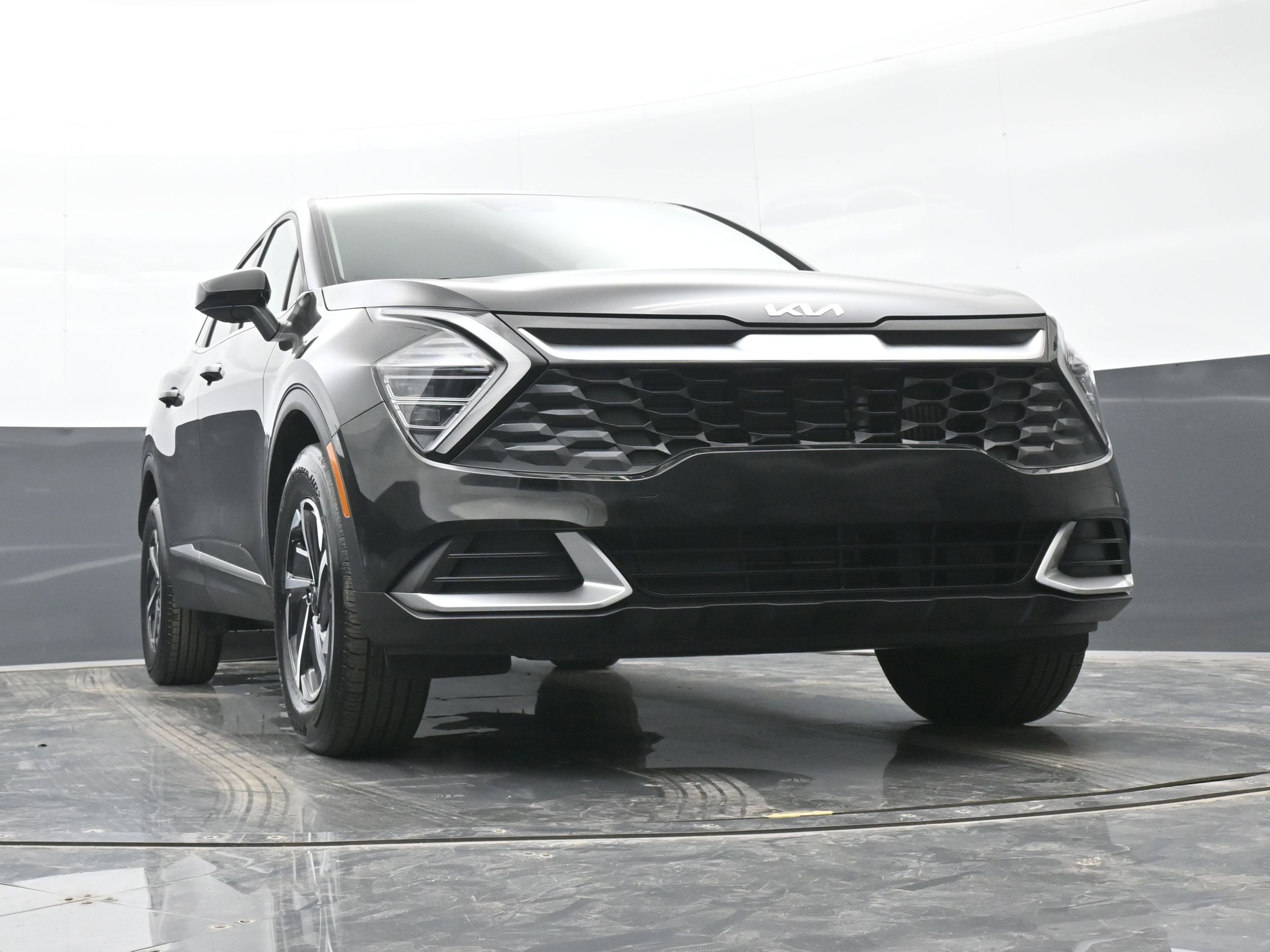 Used 2025 Kia Sportage LX image 31