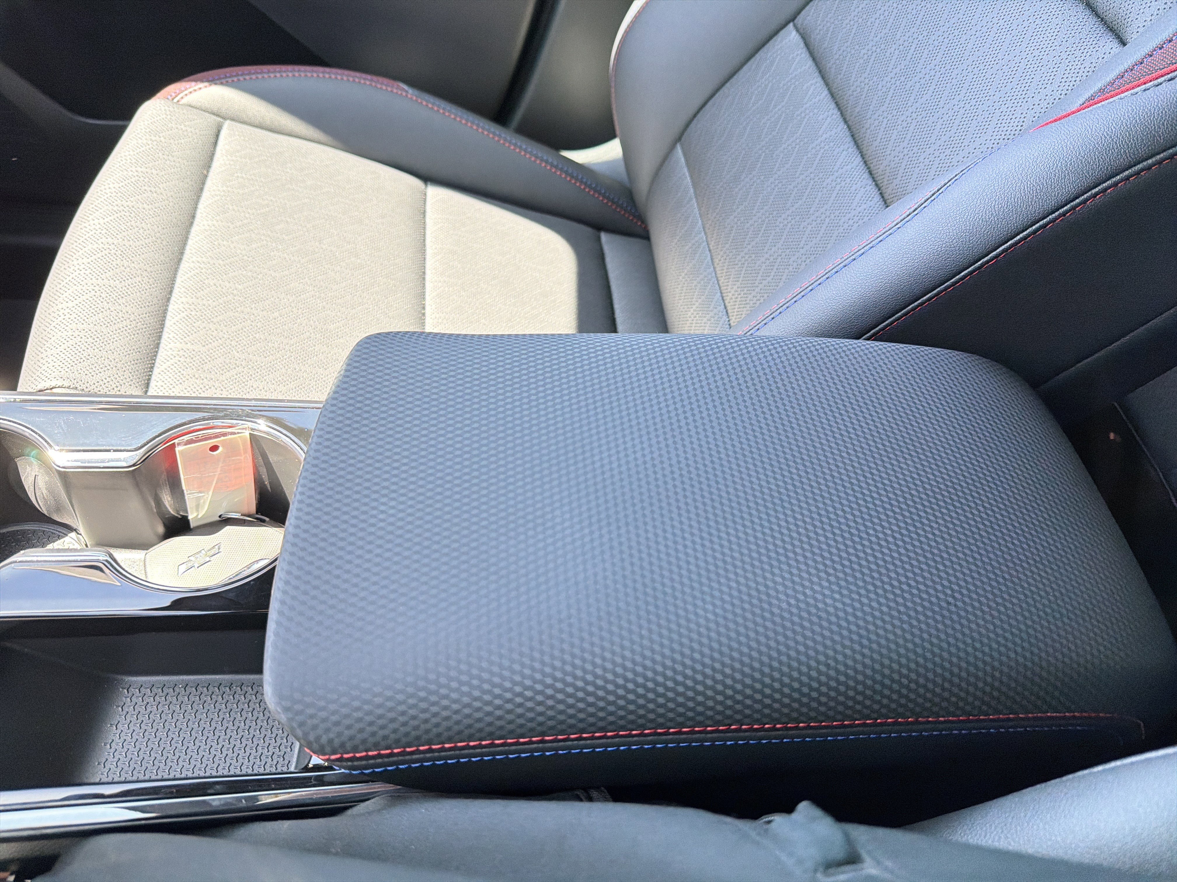 Used 2026 Chevrolet Equinox RS FWD image 46