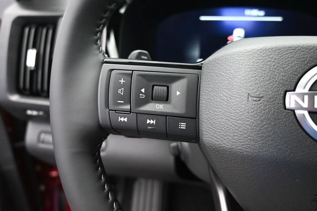 Used 2026 Nissan Pathfinder Platinum FWD image 34