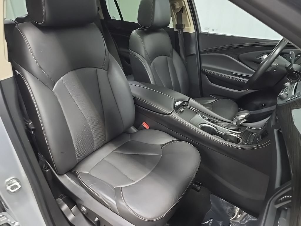 Used 2018 Buick Envision Essence AWD/4WD image 15