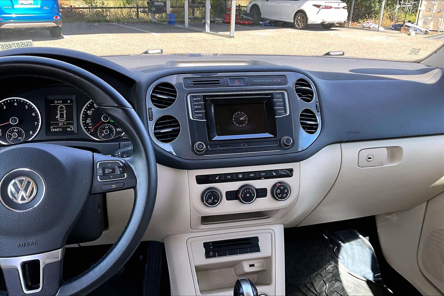 Used 2016 Volkswagen Tiguan S image 6