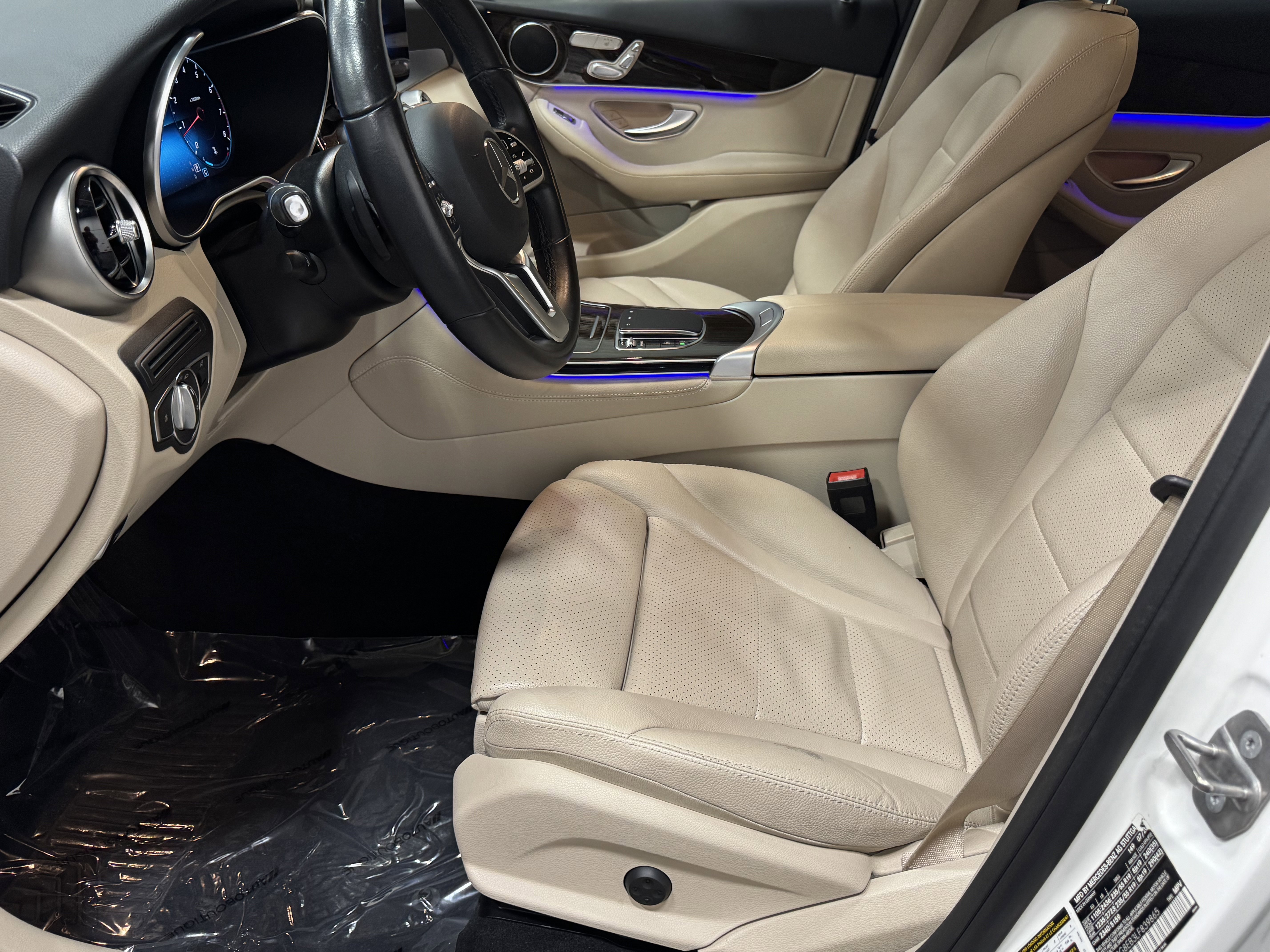 Used 2020 Mercedes-Benz GLC 300 4MATIC image 32