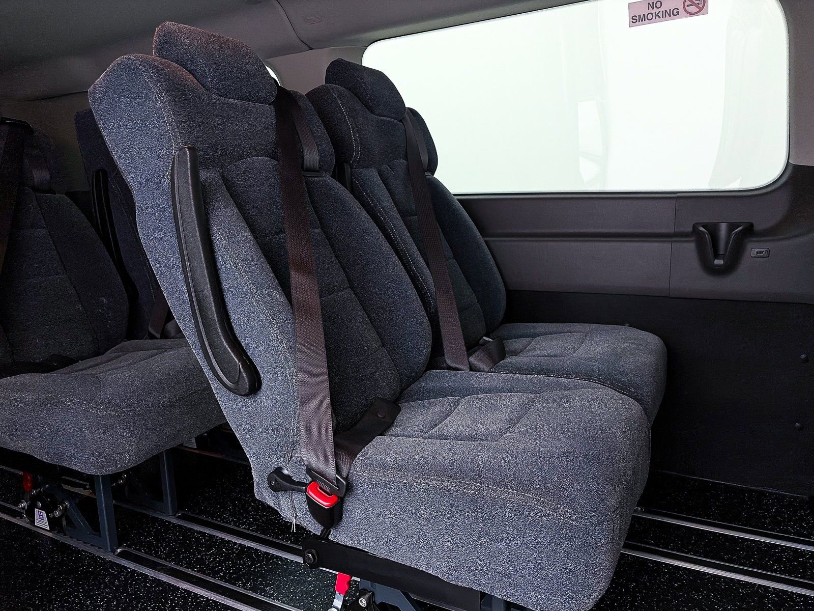 Used 2020 Ford Transit 150 XLT image 33