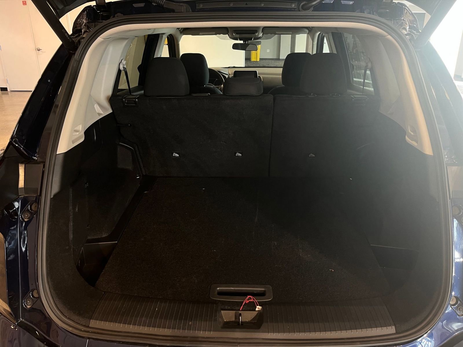 Used 2025 Nissan Rogue SV image 32