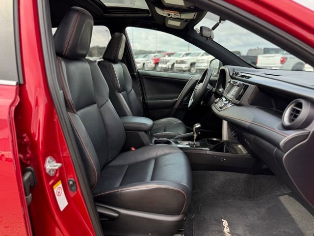 Used 2016 Toyota RAV4 SE image 19